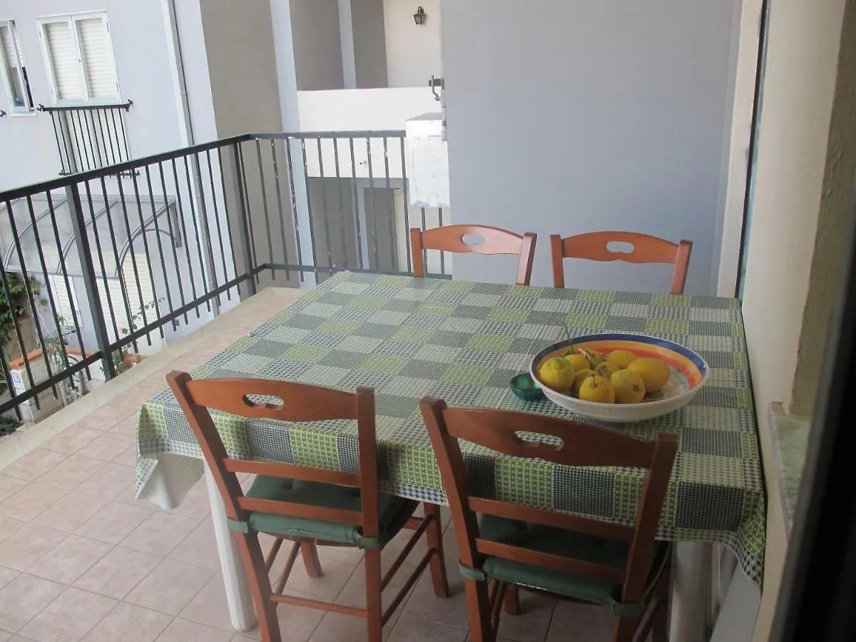 La Casa Del Nonno Bed & Breakfast Milazzo 0*,